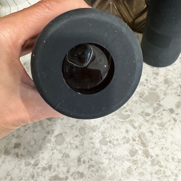 Peloton Glass Water Bottle 16 oz each Set of 2 - Picture 4 of 12